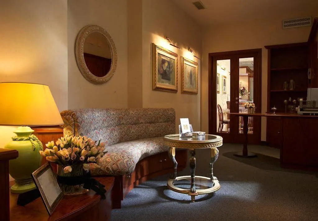 Antica Locanda Leonardo Milaan 3*,