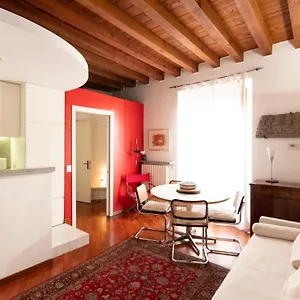 Anfiteatro In Brera Milán