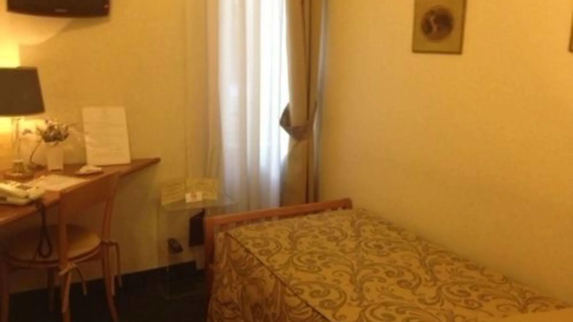Antica Locanda Leonardo Milan 3*,